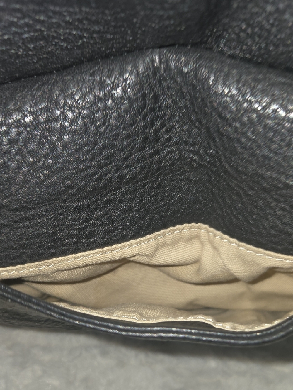 Tory Burch Black Leather Shoulder Bag with Decorative Logo Medallion - Picture 8 of 16